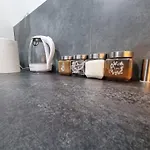 Apartment 13 Kawalerka Szmaragdowa Częstochowa