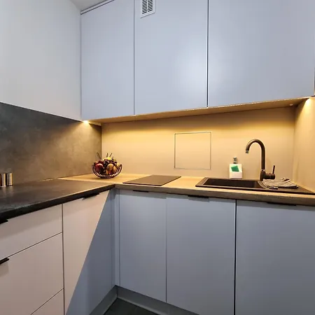 13 Kawalerka Szmaragdowa Apartament