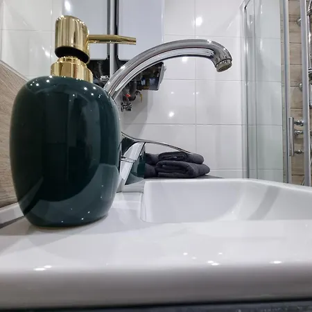 13 Kawalerka Szmaragdowa