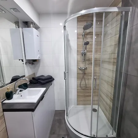 13 Kawalerka Szmaragdowa * Ζεστοκόβα