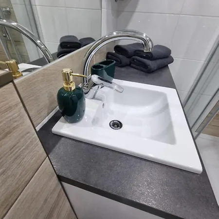 Apartament 13 Kawalerka Szmaragdowa