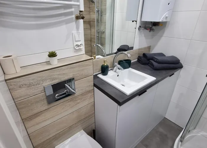 13 Kawalerka Szmaragdowa דירה צ'סטוצ'ובה