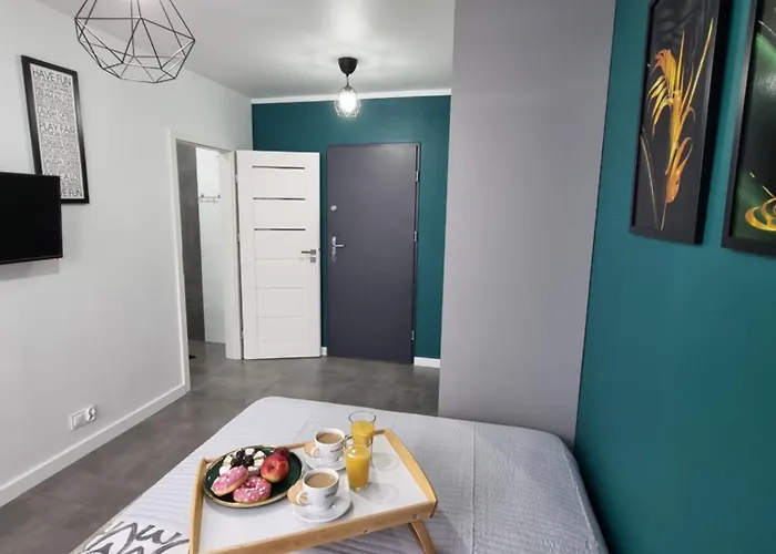 13 Kawalerka Szmaragdowa דירה